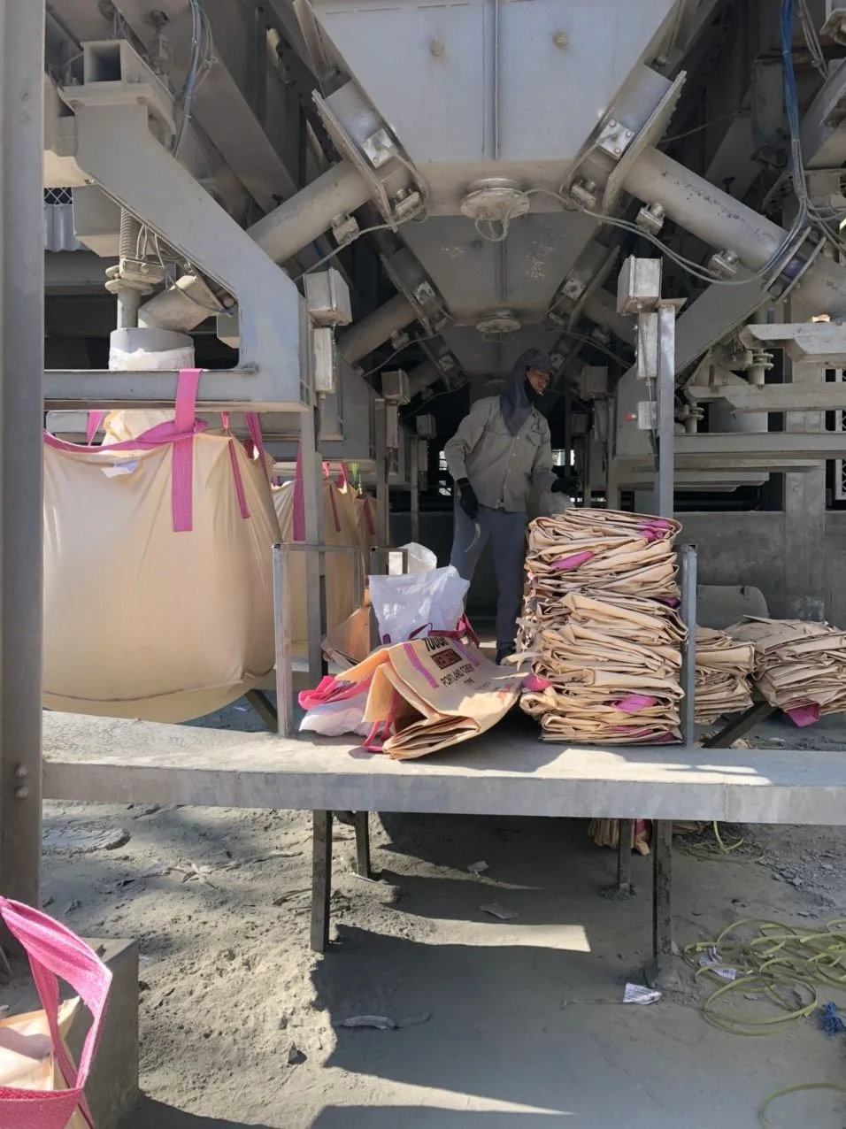 PORTLAND CEMENT CEM I 42.5 R/N (Gray, Viet Nam) PORTLAND CEMENT CEM I 42.5 R/N (Gray, Viet Nam)