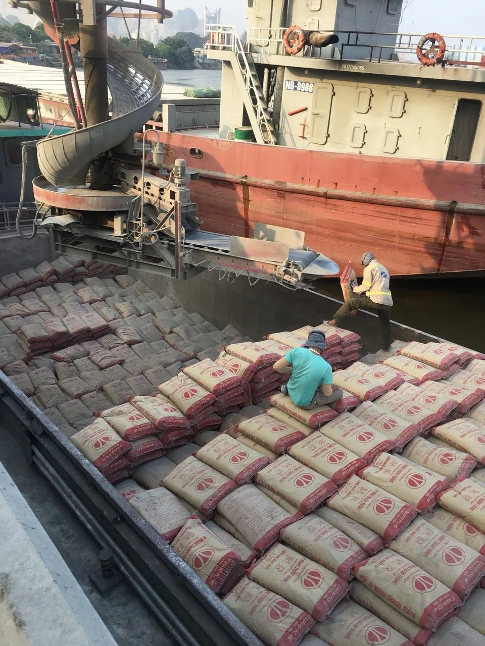 Vietnamese cement - Portland cement blender 40 - cheap price (Gray, Viet Nam) Vietnamese cement - Portland cement blender 40 - cheap price (Gray, Viet Nam)